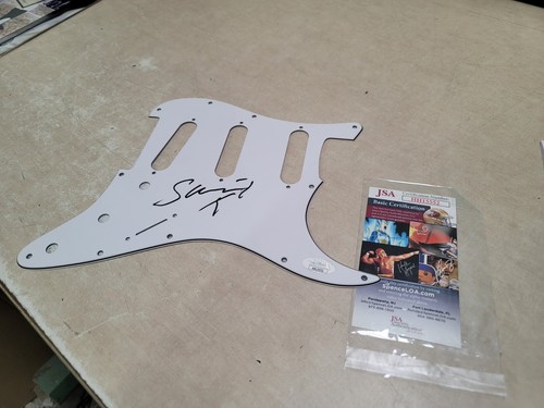 Sinead O'Connor Signed Autographed Stratocaster Guitar Pickguard PROOF JSA - Afbeelding 1 van 6