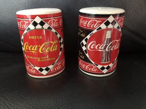 Coca Cola salt and pepper shakers New in Box NIB 1995 - Picture 3 of 4