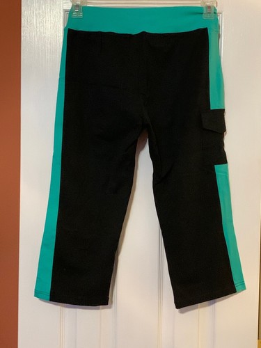 Womens ILoveSIA Size XL Black Capri Leggings with Bright Green Trim Leg Pocket - Bild 2 von 3