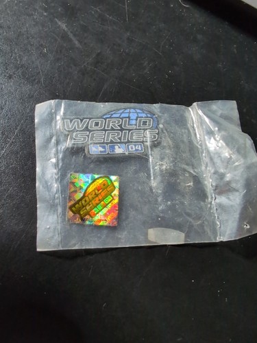 2004 world series magnet new in plastic - Picture 4 of 4