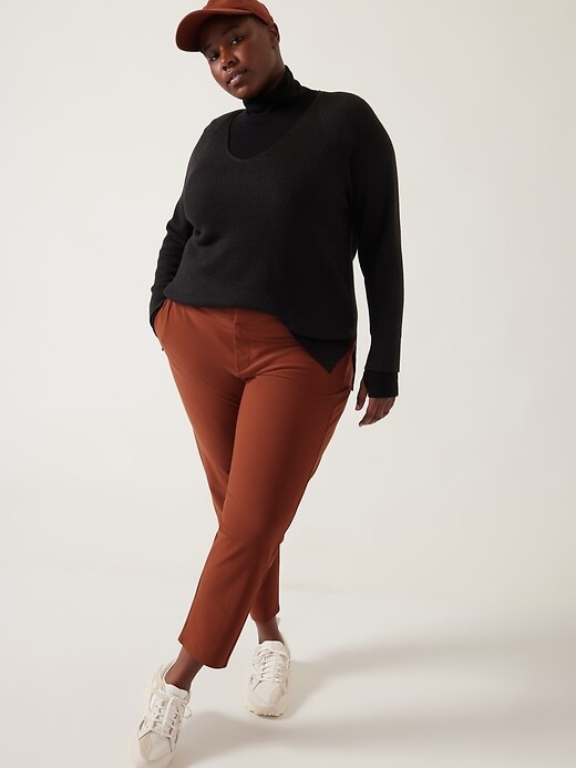 ATHLETA Stellar Skinny Trouser NWT - Size 22 Ancient Mahogany