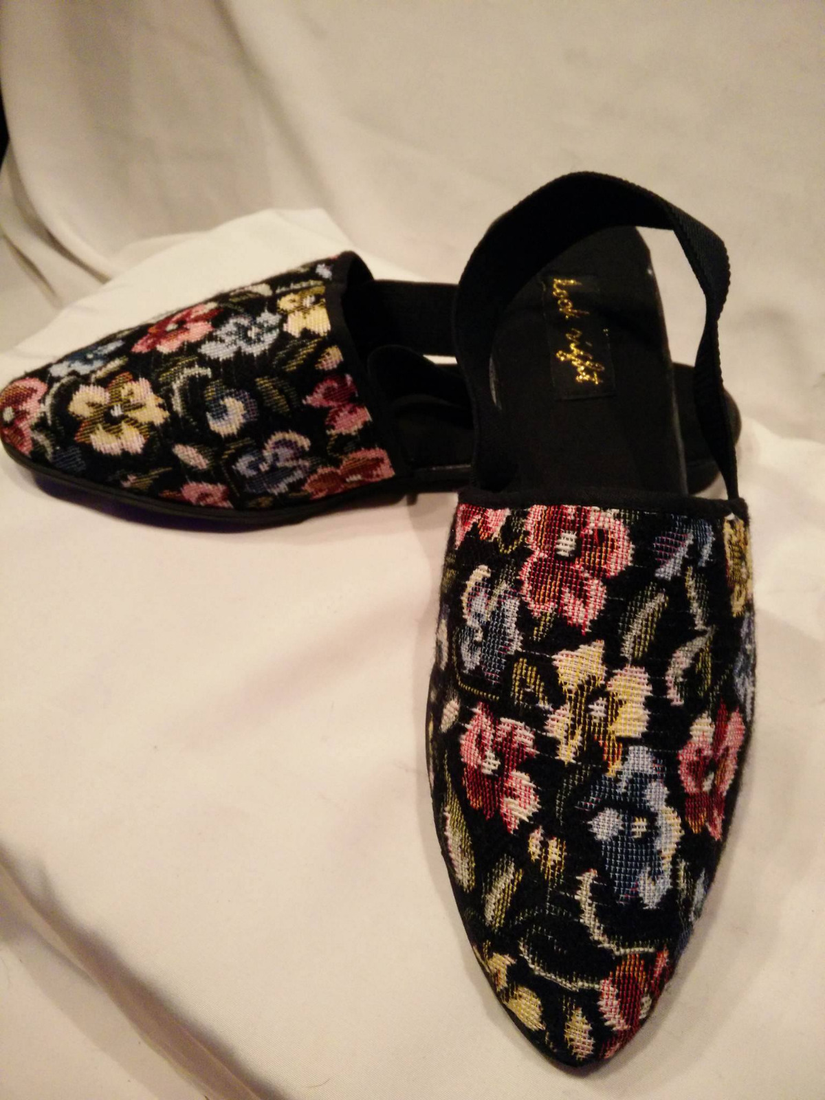 LOOK NIGHT Women's Sandal Beautiful Floral print Size 8.5 New without Box. LOOK NIGHT Women's Sandal Beautiful New Floral print Size 8.5 New Beautiful without Box. 1e68d3