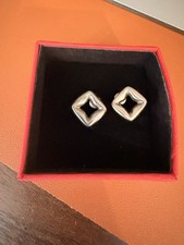 UNOde50 Femme Fatale square stud earrings (model PEN0844)