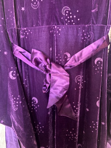 Halloween Damen lila Hexe Kapuze Gewand Samt Mond & Sterne L/XL 12-16 NEU - Bild 7 von 12