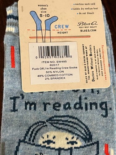 Blue Q Women’s Crew Socks Sz 5–10 Funny Book Lover Gift I’m Reading Library Prin - Picture 3 of 3