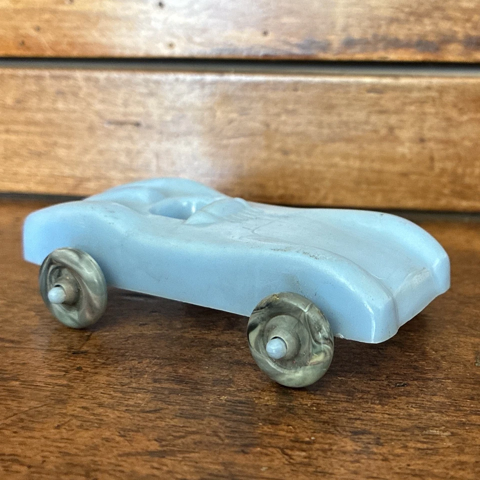 Voiture miniature plastique bleu clair Bonux? - Photo 1/3