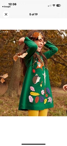 Mini Boden Girl's Big Applique Jersey Dress in Forest Green Animals - Imagen 7 de 9