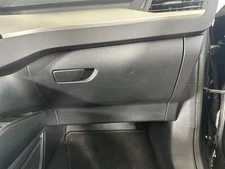ESCAPE    2020 Glove Box 2683497