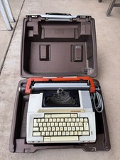 Smith Corona Coronamatic 2200 Electric Typewriter w/Case thumbnail