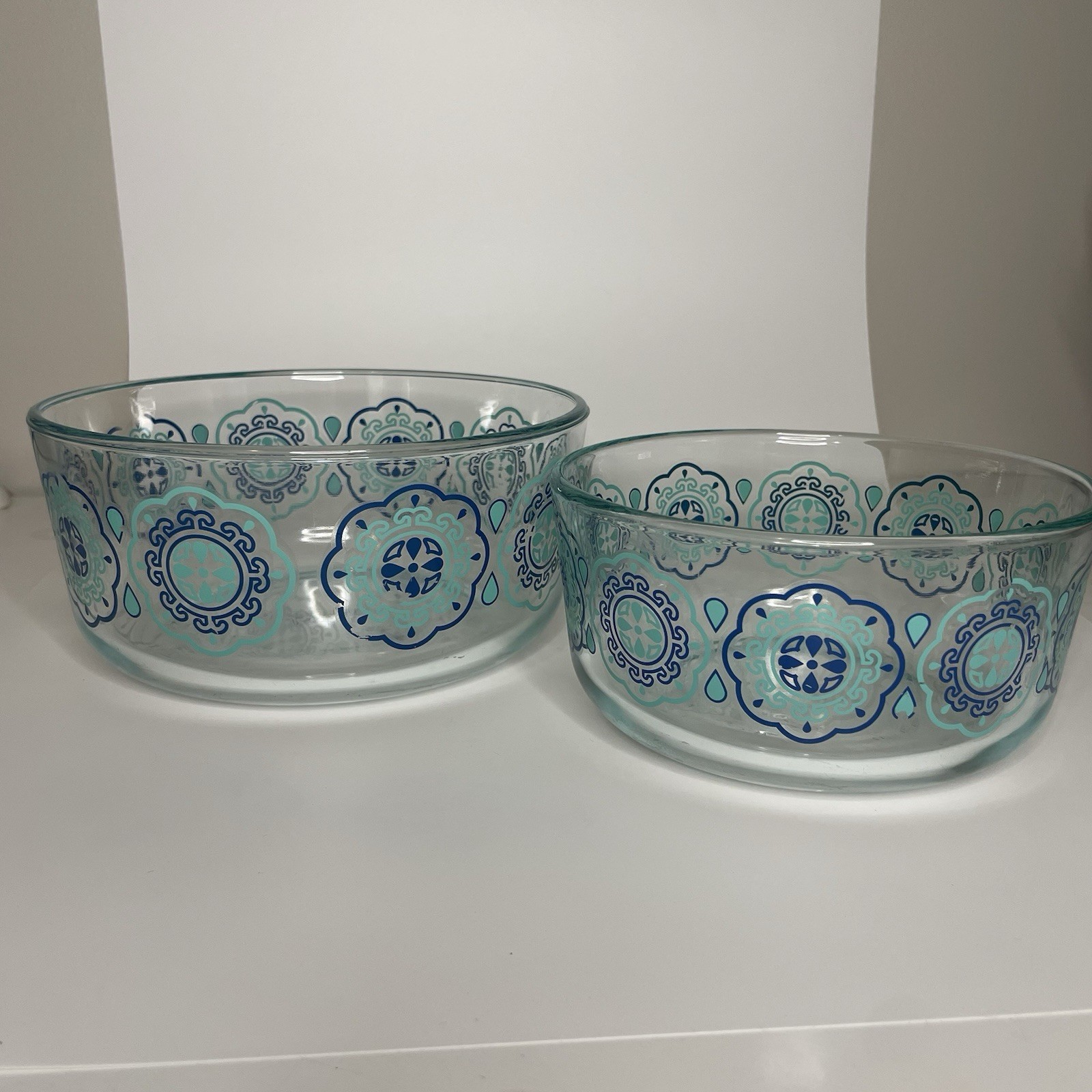 Set (2) Glass Vintage MCM Pyrex Medallion Bowls Teal Turquoise Blue 7” & 6”