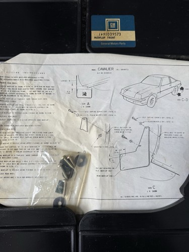 GENUINE UNUSED NOS GM VAUXHALL CAVALIER MK1 FRONT & REAR MUD FLAPS 2 And 4 Door - Picture 4 of 18