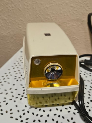 Sacapuntas eléctrico vintage Panasonic KP-33 Point O Matic funciona, ligero - Imagen 4 de 4