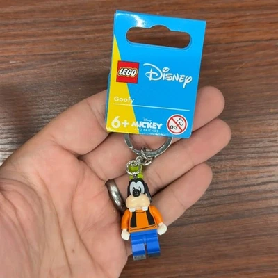 LEGO Disney Goofy Minifigure Keychain 854196 NWT - Image 1 of 2