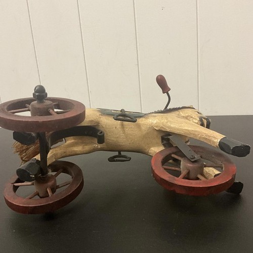 ANTICA SCULTURA DECORAZIONE TRICICLO CAVALLO IN LEGNO INTAGLIATO A MANO VINTAGE - Foto 7 di 7