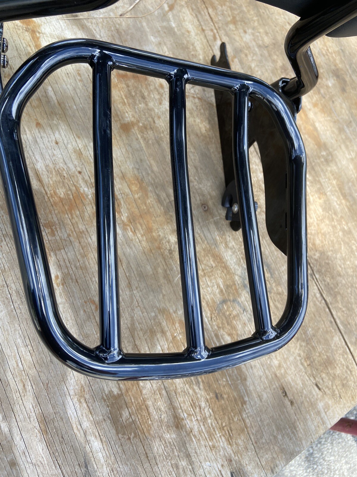 2010 GENUINE Harley Softail Black Sissy Bar and Luggage Rack Quick