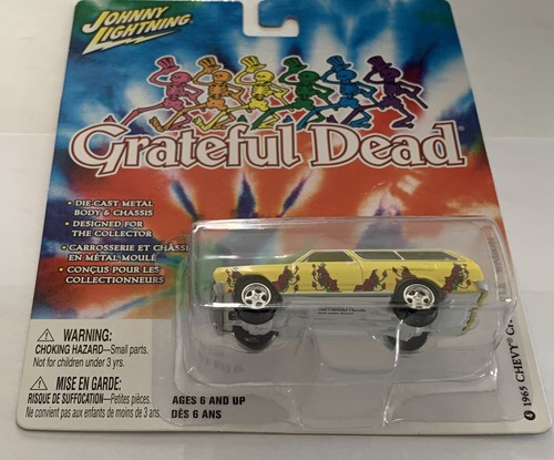 Johnny Lightning White Lightning Grateful Dead 1965 Chevy Yellow Chevelle Wagon - Picture 4 of 6