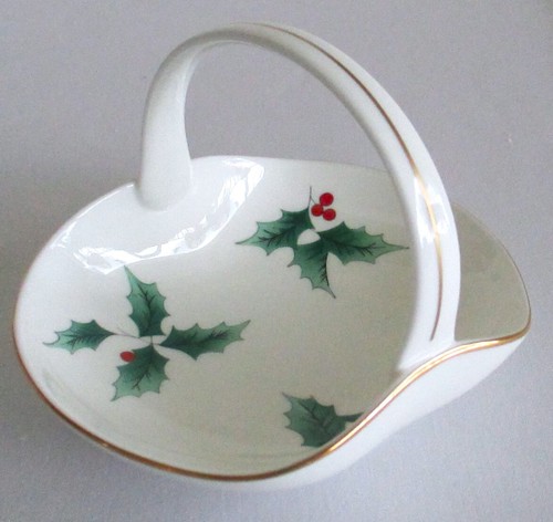 Mikasa Bone China Ribbon Holly Basket - Picture 3 of 10