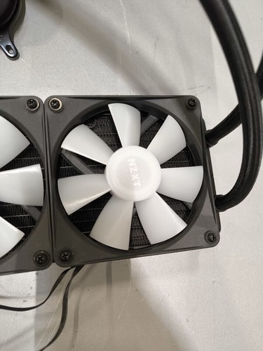 NZXT Kraken 360 RGB Liquid Cooler - No Fans/Hub, Cosmetic Wear - Photo 3/20