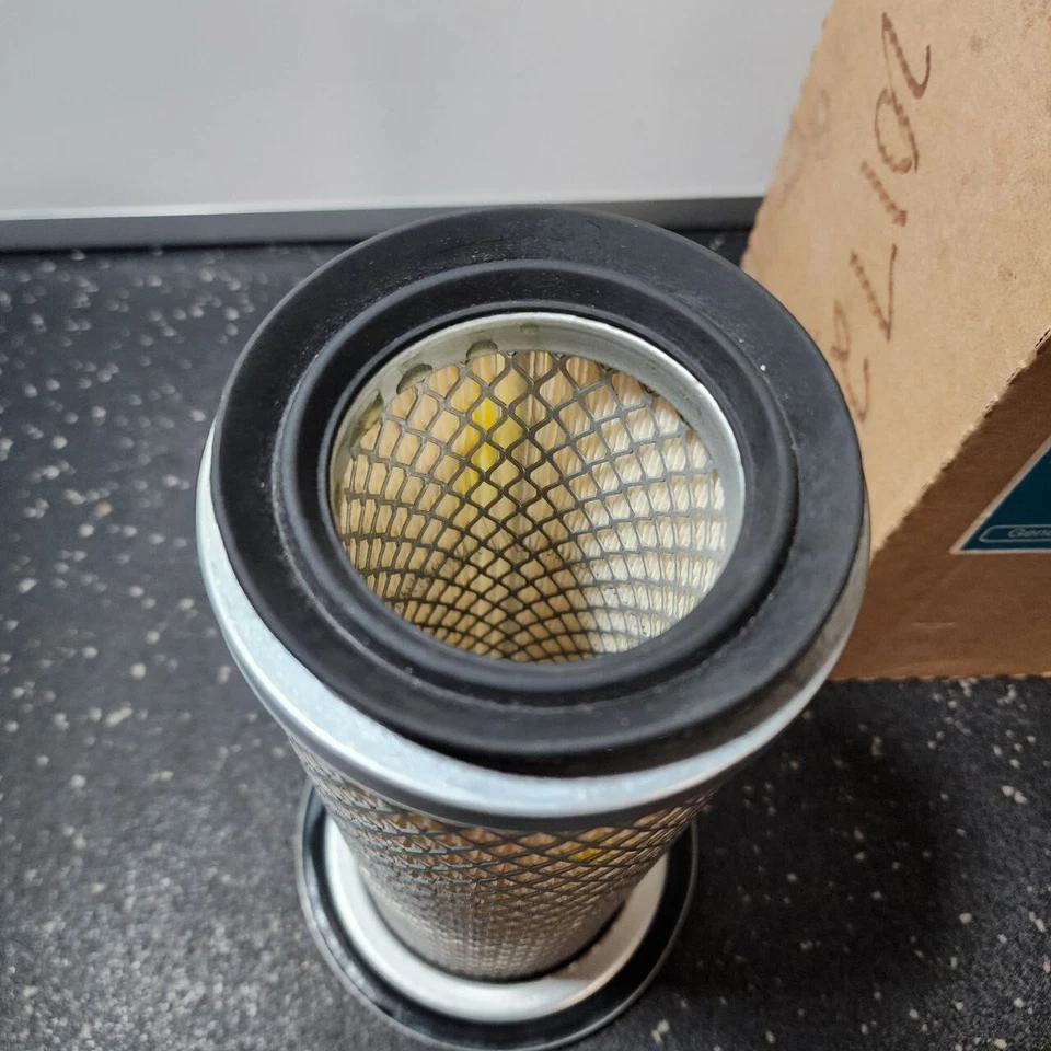 NEW GENUINE KUBOTA AIR FILTER 15741-11080 - Image 2 of 4