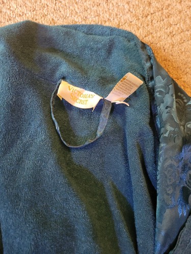 Luxury Vintage Robe Victorias Secret 90s Terrycloth Satin Paisley Blue w Pockets - Picture 2 of 5
