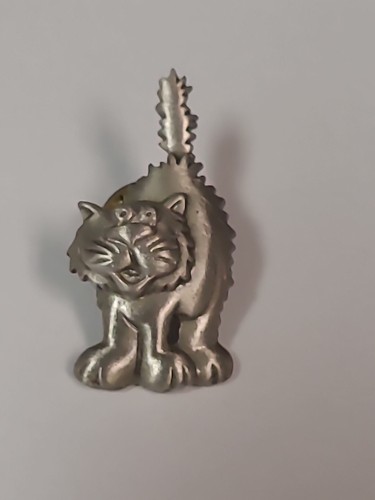 Vintage Jonette Anstecknadel Brosche Zinn Scaredy Cat 1 5/16" x 5/8" Schmuck