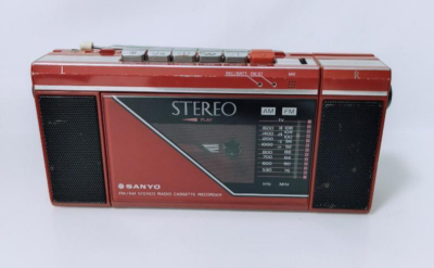 希少カラー SANYO ラジカセ MR-F10 ラジオカセットプレーヤー Amazon.co.jp: カラー SANYO ラジカセ MR-F10 ラジオ カセット