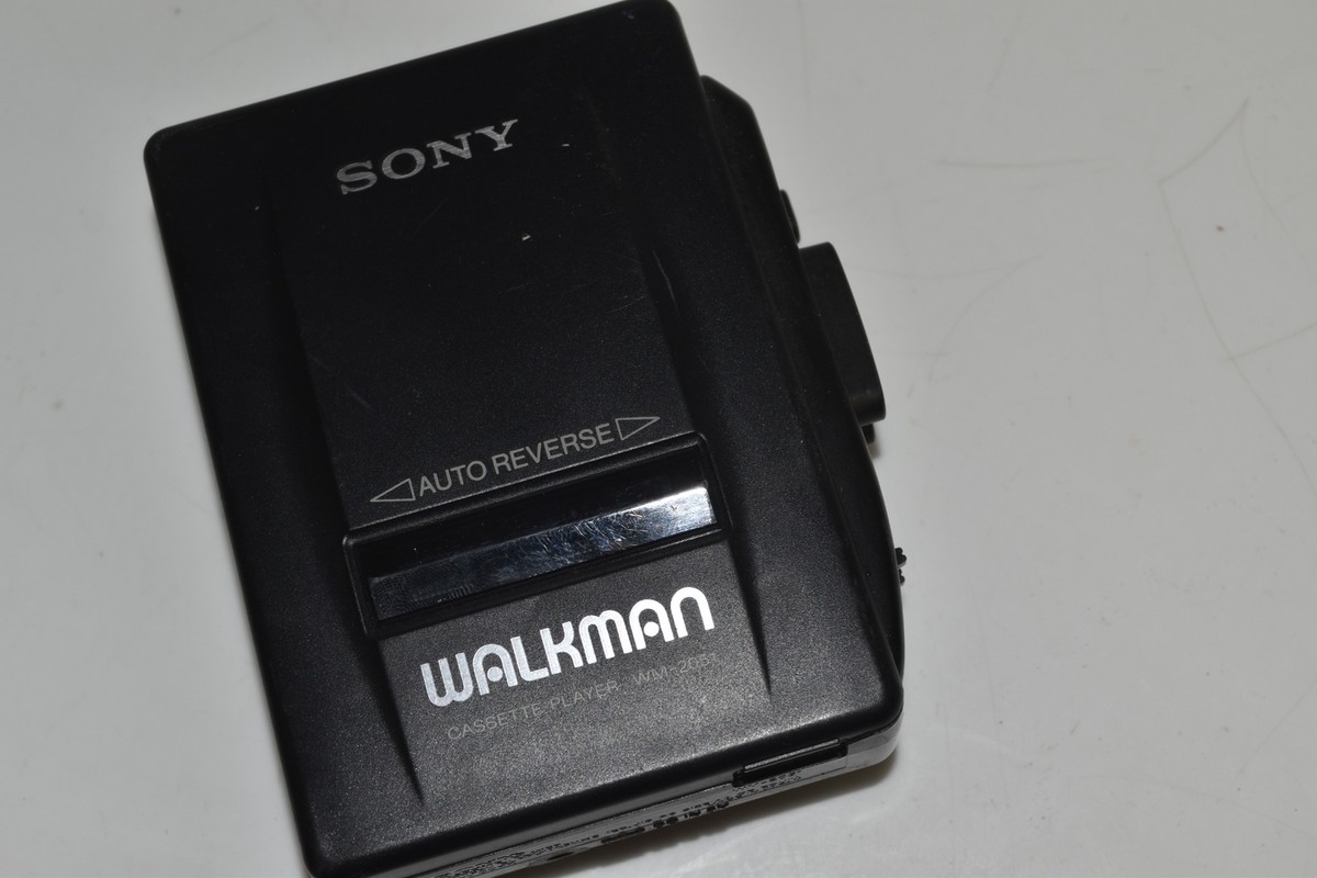 ソニー　CDウォークマン Amazon.co.jp: 【整備済み品】 ソニー ウォークマン 64GB ZX