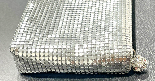 Vintage Neiman Marcus Silver Metallic Mesh Metal Evening Clutch Bag Purse Zip - Picture 3 of 10