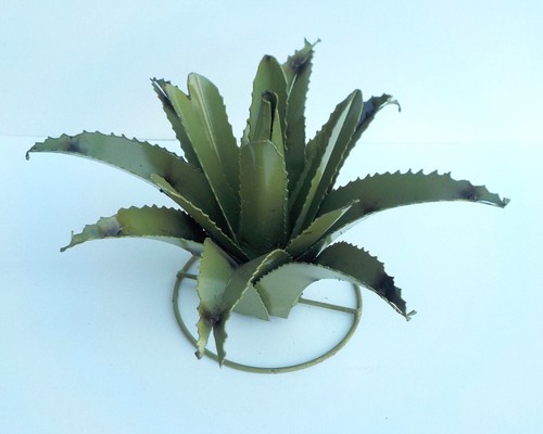 METAL YARD ART AGAVE CACTUS SCULPTURE 15-16" DIAMETER SAGE COLOR - Picture 4 of 5