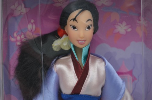 NIB Disney Store Princess Mulan Barbie Doll 11" - Picture 2 of 9