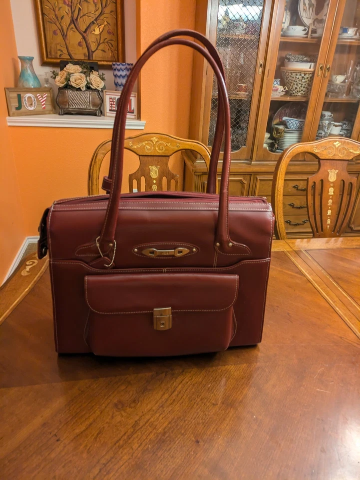 Portátil MCKLEIN de cuero rojo profundo 17"X 13"X 4" Foto 2 de 4