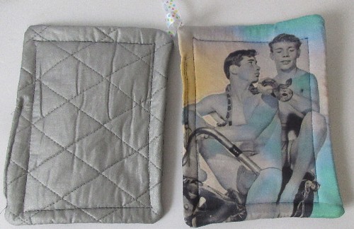 Sexy Male Vintage 50's Beefcake Potholders / Hotpads Set of 2- 2x Insulated Gay - Picture 4 of 4