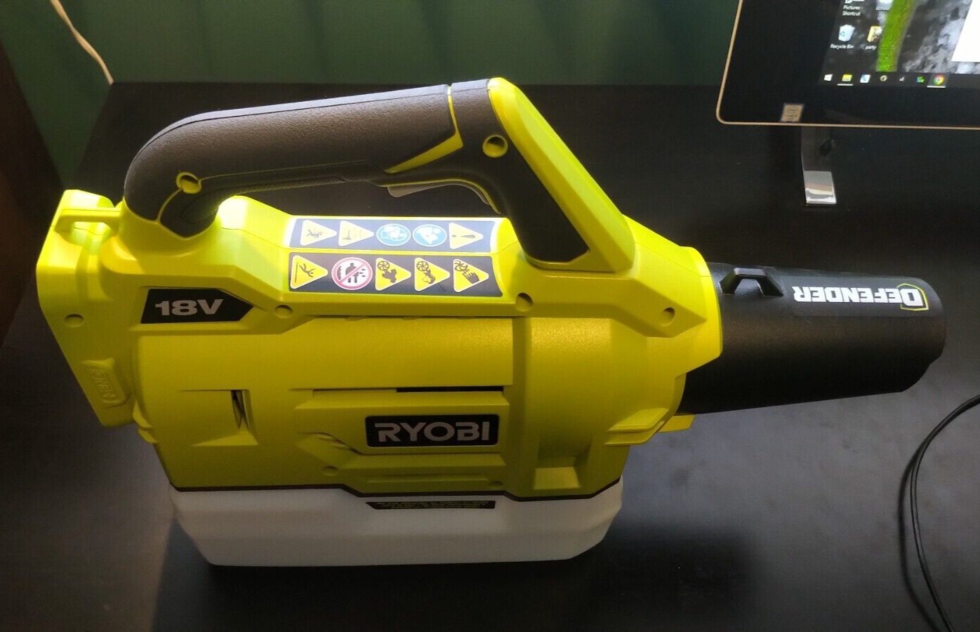Ryobi One+ 18 Volt Cordless Chemical Fogger/Mister P2805 Barely Used