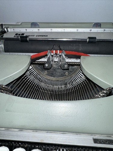 Vintage Smith Corona Sterling Typewriter 5AXseries - Picture 3 of 5
