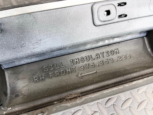 10-20 BENTLEY MULSANNE FRONT RIGHT SIDE KICK PANEL SILL ROCKER MOLDING COVER OEM - Picture 8 of 9