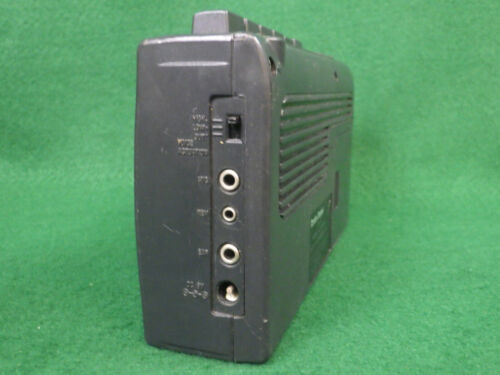 Vintage Radio Shack portable cassette tape recorder Voice Activated CTR-76 - Picture 6 of 10