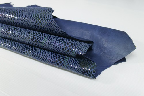 SNAKE PRINT ON BLUE Italian Goatskin Goat leather skins 6-9sqf 0.7mm #A6916 - Picture 8 of 9
