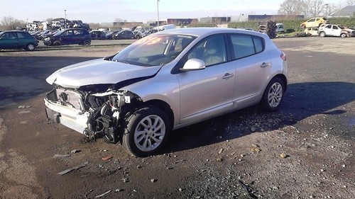 Vase de lave glace d'occasion ref. 289104118R de RENAULT MEGANE 3 P/R:99621377 - Bild 5 von 10