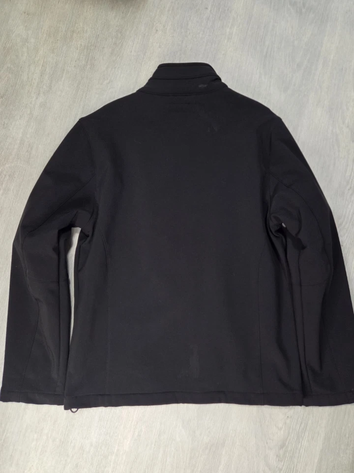 Kirkland Signature Men’s Black Softshell Jacket  Size S Water Resistant  Autumn - Image 4 of 4