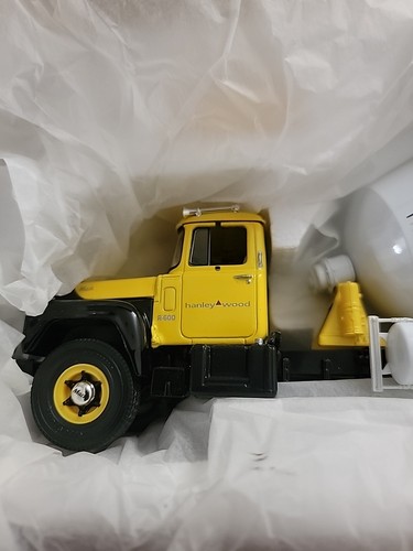 Mezcladora de eje tándem Mack 2006 edición limitada World of Concrete coleccionable - Imagen 3 de 8