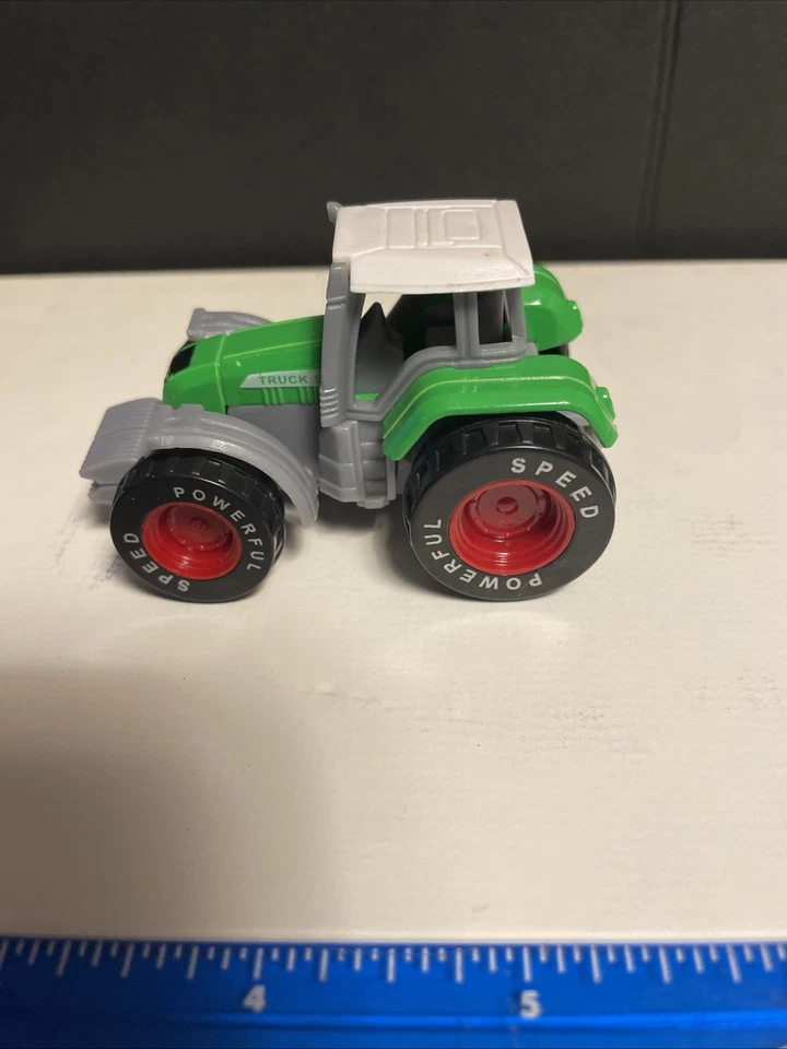 High Speed Farm Tractor w/Cab Trailer Hitch Rubber Wheels Plastic Truck 928 W1 - Image 4 of 4