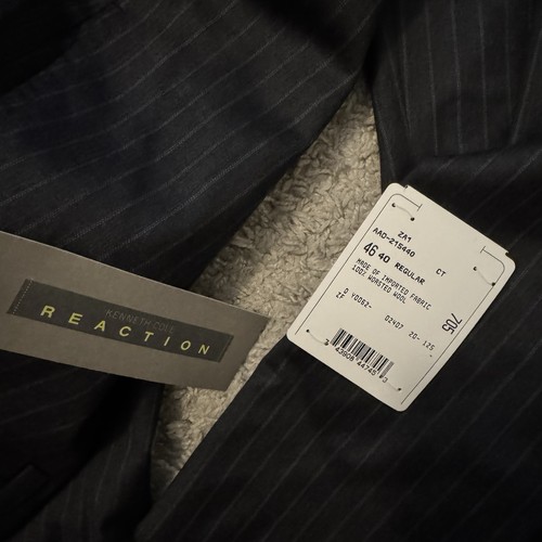Kenneth Cole Reaction Pinstripe 2 Piece Wool Mens Suit 46R Jacket 40x32 Pants - Picture 4 of 14