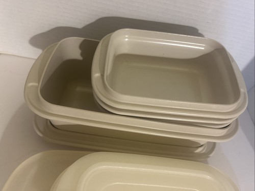 Vintage Tupperware Loaf & Mini Loaf Pans, 2 & 1 quart  and 3 & 2cup Almond Lids - Picture 4 of 21