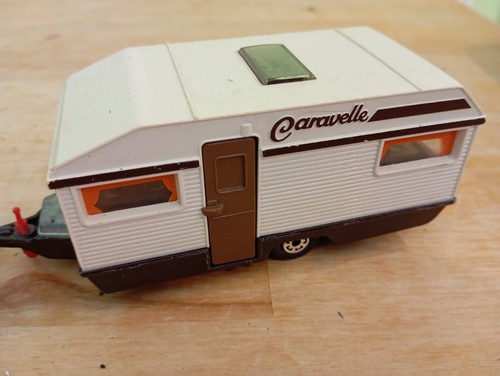 Matchbox Superkings Jaguar Xj6 & Caravan Gold Colour - Picture 3 of 10