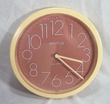 Vintage 1980's Spartus Wall Clock Round 10" Quartz Yellow Orange Retro Battery