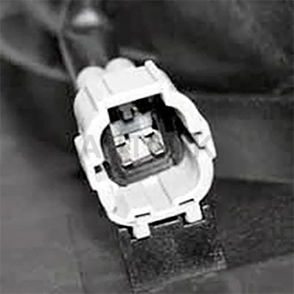 Ventilador de radiador y condensador doble TYC compatible con Infiniti I30 2000 2001 Foto 3 de 4