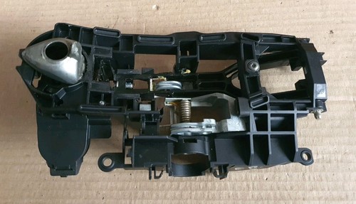 BMW F10/F11 2010-17 FRONT RIGHT DRIVER DOOR HANDLE BRACKET X2717564412 - Picture 1 of 24