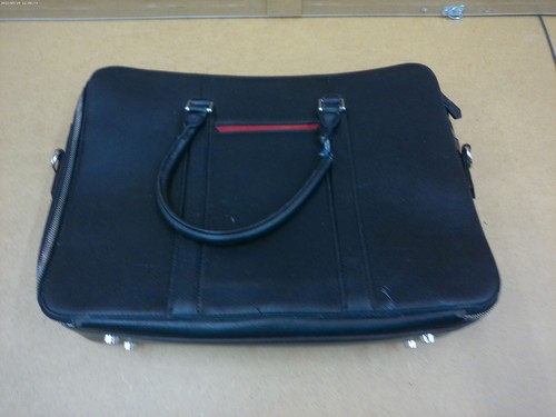 Maverick&co Black Manhattan Leather Double Zip Briefcase (1 Damaged hand strap) - Picture 2 of 10