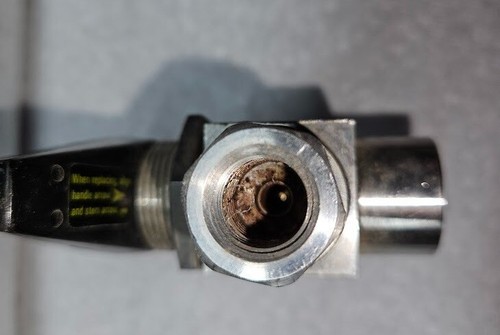 Válvula de conmutación Whitey SS-83XKF4 3 vías 316 SS, 1/4" NPT hembra - Imagen 6 de 8