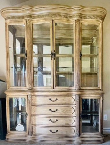 Michael Amini La Francaise Buffet /Hutch https: youtu.be/Rb3yXnXUKQM?si=jGnes5p - Picture 2 of 6